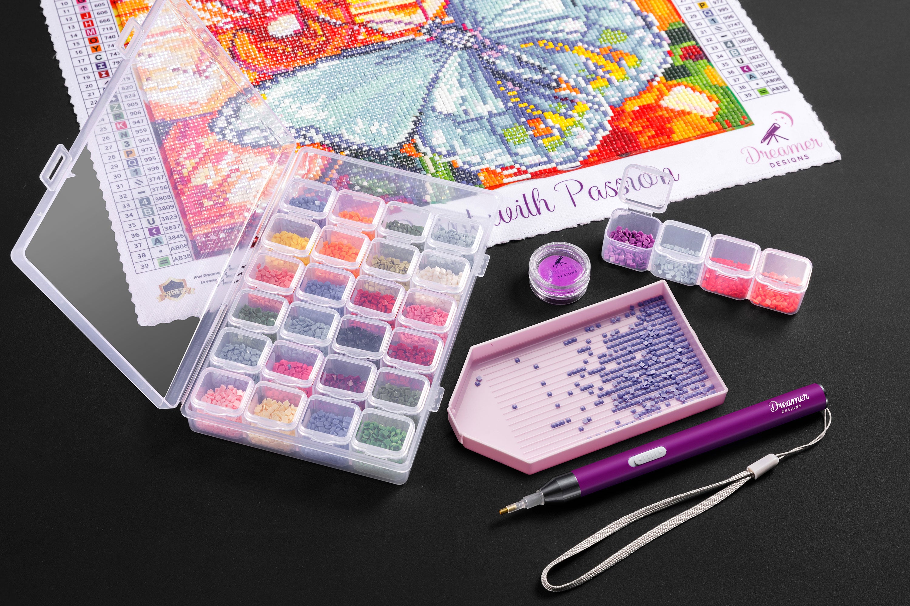 ドリーマーデザインズ Dreamer Designs キット Amazon.com: Dreamer Designs - Twisted Blossom, 5D Diamond Painting